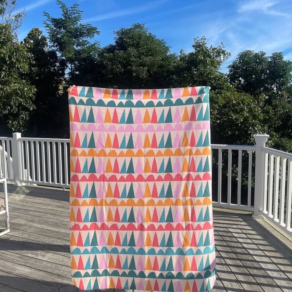 Brand New Lady Thom Natural Tri-Scallop Blanket